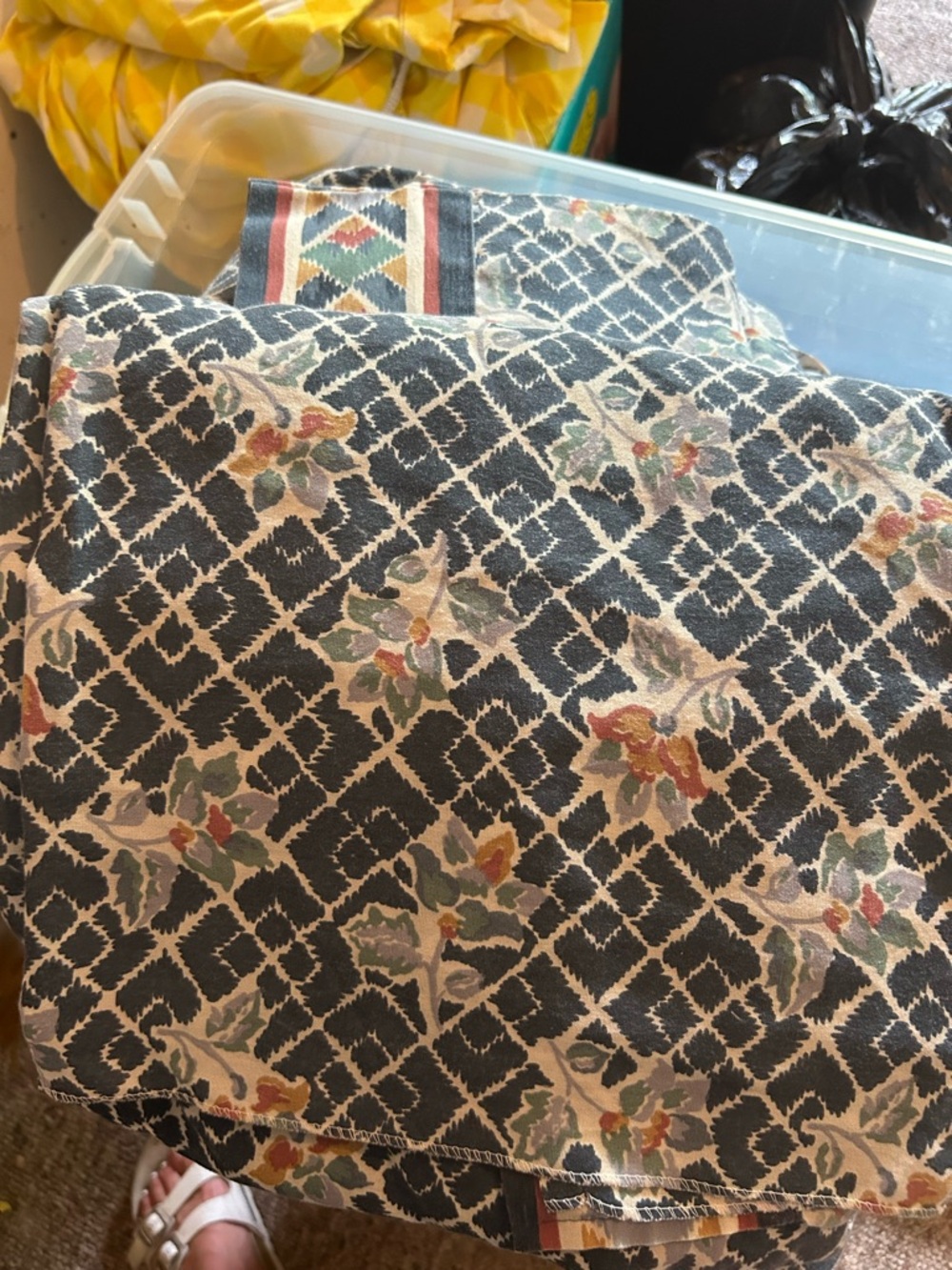 Full Size Floral Print Sheet and Fitted Sheet and 2 Pillowcases. Never Used